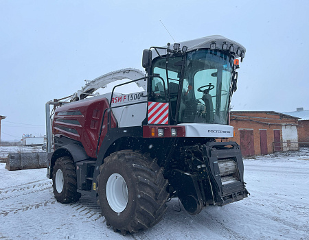 Комбайн кормоуборочный Rostselmash с жаткой и подборщиком