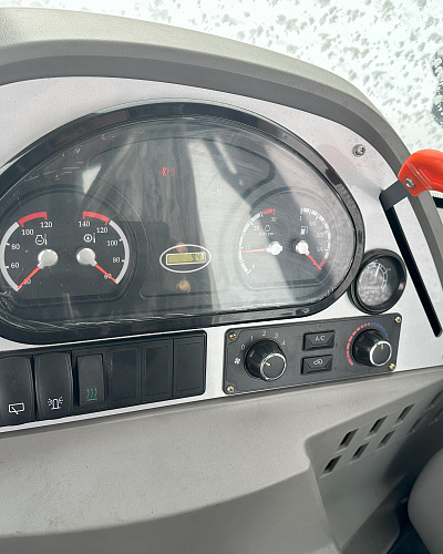 Экскаватор – погрузчик Zauberg EF 4C